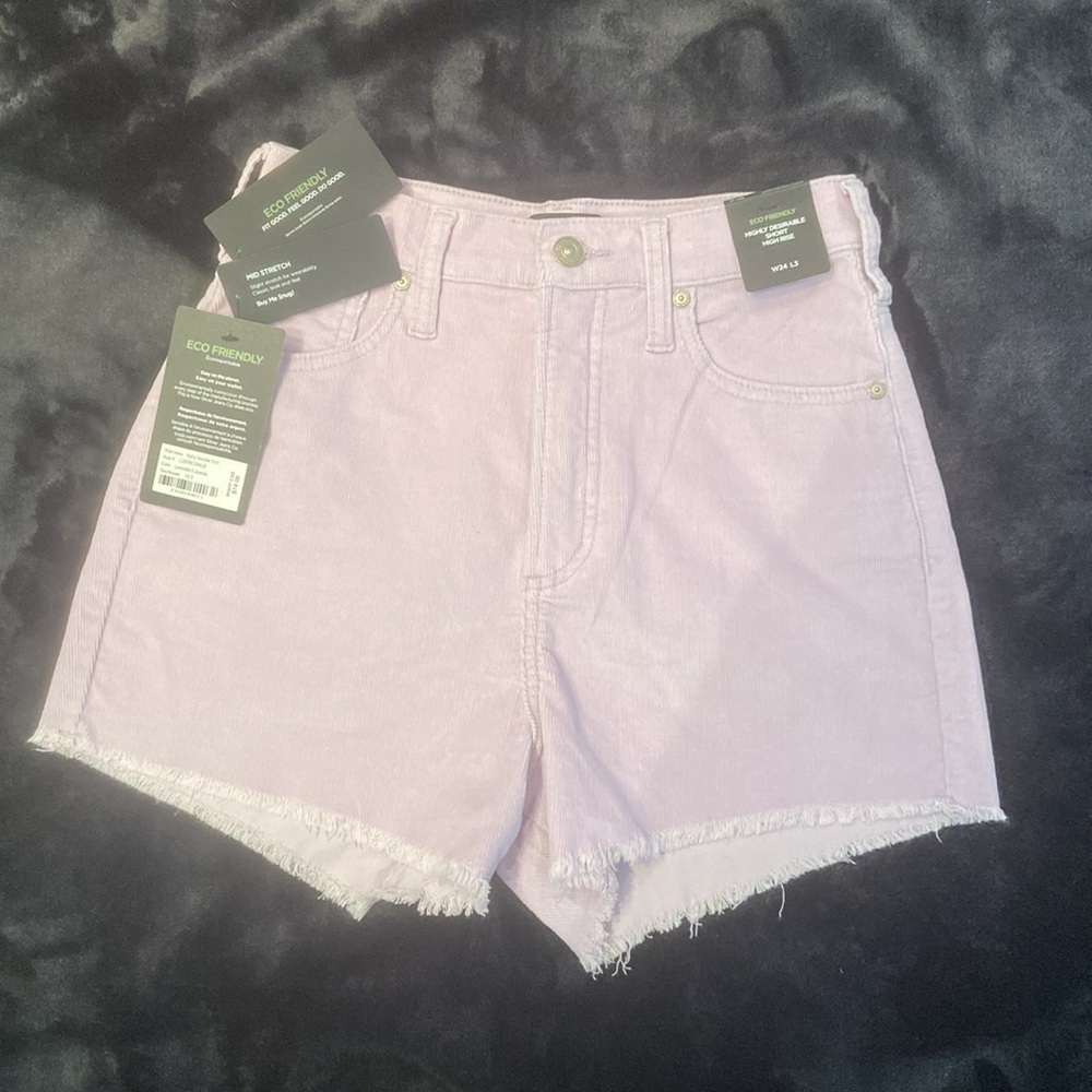 🍭Eco friendly « Highly desirable short »  from Silver jeans size 4 NWT